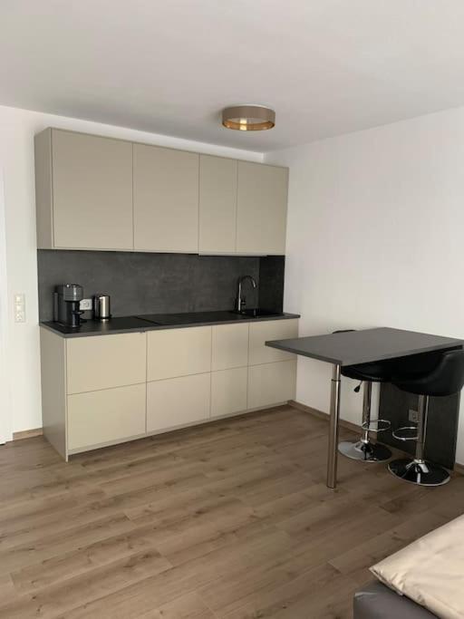 Eine Gemuetliche Einzimmerwohnung Остфилдерн Екстериор снимка
